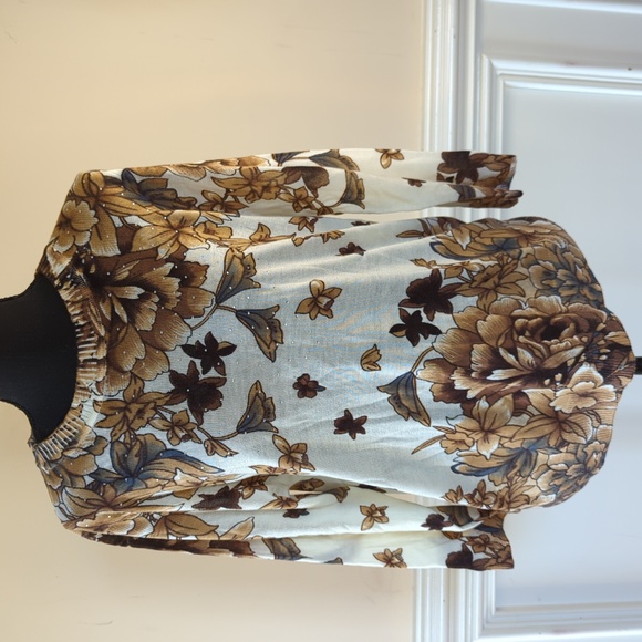 Fall Sweater in brown fall flowers Sz‎ Large - Picture 2 of 12